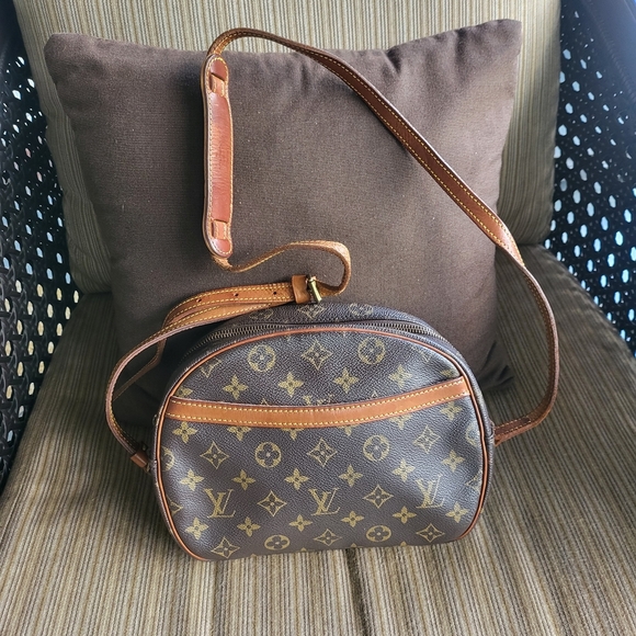 Louis Vuitton monogram blois shoulder bag crossbody vintage collection piece.. - Picture 1 of 16